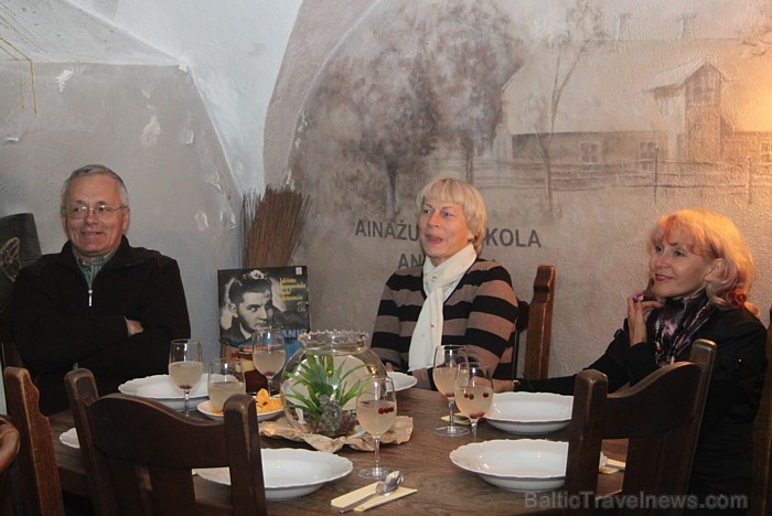 Latviešu tradicionālo ēdienu restorāns «Taverna» pie Pulvertorņa piedāvā izbaudīt īstus latgaliešu vakarus. Foto sponsors: www.latvianfood.lv Latviešu tradicionālo ēdienu restorāns «Taverna» pie Pulvertorņa piedāvā izbaudīt īstus latgaliešu vakarus. Foto sponsors: www.latvianfood.lv 83320