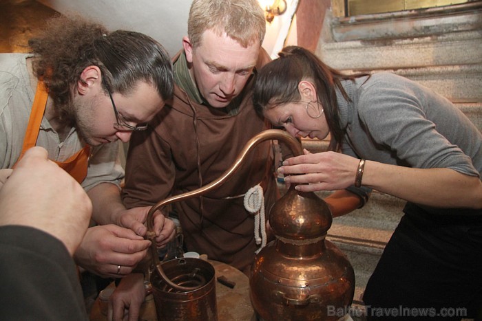 Latviešu tradicionālo ēdienu restorāns «Taverna» pie Pulvertorņa piedāvā izbaudīt īstus latgaliešu vakarus. Foto sponsors: www.latvianfood.lv Latviešu tradicionālo ēdienu restorāns «Taverna» pie Pulvertorņa piedāvā izbaudīt īstus latgaliešu vakarus. Foto sponsors: www.latvianfood.lv 83339