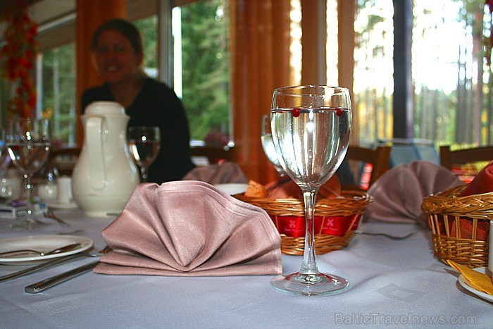 Viesnīca Kubija Hotel sevi uzskata par dabas spa viesnīcu, kas piedāvā relaksāciju izmantojot vietējos dabas resursus.
Foto: www.kubija.ee Viesnīca Kubija Hotel sevi uzskata par dabas spa viesnīcu, kas piedāvā relaksāciju izmantojot vietējos dabas resursus.
Foto: www.kubija.ee 83863