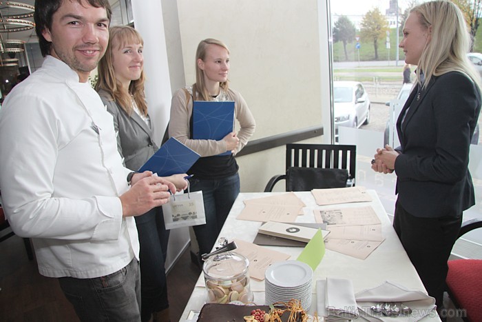 Latvijas restorānu vadītāji un šefpavāri tiekas viesnīcā Avalon ar ienākošā tūrisma kompāniju vadītājiem un menedžeriem Latvijas restorānu vadītāji un šefpavāri tiekas viesnīcā Avalon ar ienākošā tūrisma kompāniju vadītājiem un menedžeriem 83919