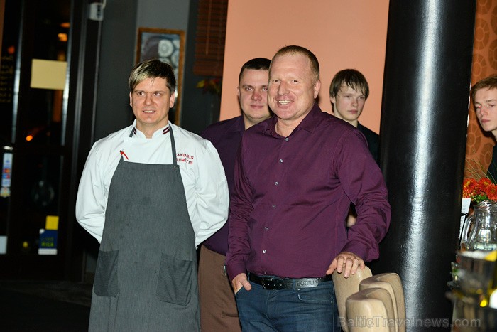 Rīgas restorāns Burkāns (www.burkans.lv) piedāvā izbaudīt Latvijas medījumu garšu kopā ar piemeklētiem vīniem. Foto: Valters Preimanis Rīgas restorāns Burkāns (www.burkans.lv) piedāvā izbaudīt Latvijas medījumu garšu kopā ar piemeklētiem vīniem. Foto: Valters Preimanis 83991