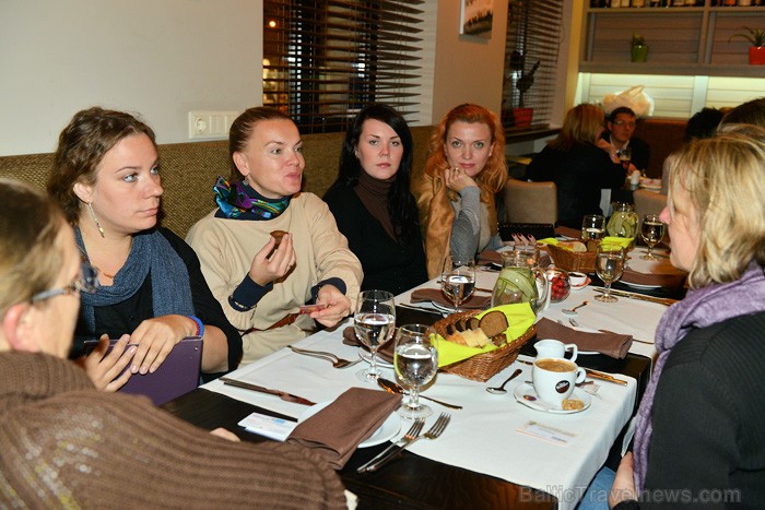 Rīgas restorāns Burkāns (www.burkans.lv) piedāvā izbaudīt Latvijas medījumu garšu kopā ar piemeklētiem vīniem. Foto: Valters Preimanis Rīgas restorāns Burkāns (www.burkans.lv) piedāvā izbaudīt Latvijas medījumu garšu kopā ar piemeklētiem vīniem. Foto: Valters Preimanis 83998