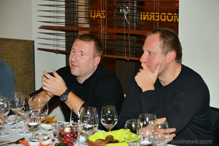 Rīgas restorāns Burkāns (www.burkans.lv) piedāvā izbaudīt Latvijas medījumu garšu kopā ar piemeklētiem vīniem. Foto: Valters Preimanis Rīgas restorāns Burkāns (www.burkans.lv) piedāvā izbaudīt Latvijas medījumu garšu kopā ar piemeklētiem vīniem. Foto: Valters Preimanis 84024