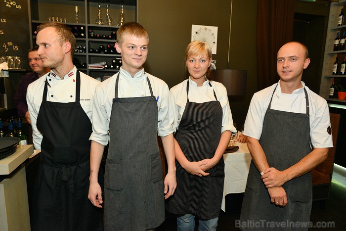 Rīgas restorāns Burkāns (www.burkans.lv) piedāvā izbaudīt Latvijas medījumu garšu kopā ar piemeklētiem vīniem. Foto: Valters Preimanis Rīgas restorāns Burkāns (www.burkans.lv) piedāvā izbaudīt Latvijas medījumu garšu kopā ar piemeklētiem vīniem. Foto: Valters Preimanis 84027