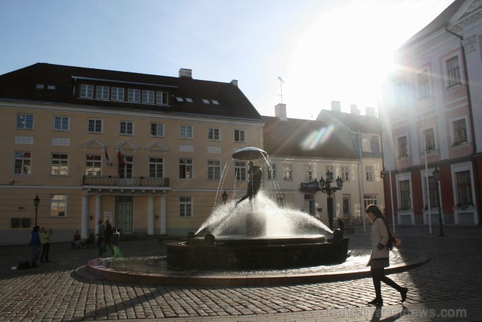 Igaunijas atmodas laikā Tartu dēvēja par Emajõgi upes (Māte Upe) Atēnām. Intelektuālā un bohēmas vide pilsētā ir saglabājusies vēl joprojām. Foto: www Igaunijas atmodas laikā Tartu dēvēja par Emajõgi upes (Māte Upe) Atēnām. Intelektuālā un bohēmas vide pilsētā ir saglabājusies vēl joprojām. Foto: www 84054
