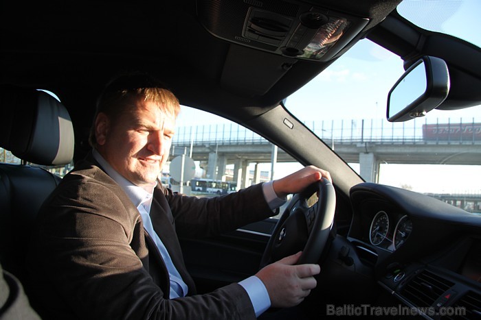 BalticTravelnews.com direktors Aivars Mackevičs testē jauno BMW X6 M50d, kurš pirms testa bija nobraucis tikai 300 km BalticTravelnews.com direktors Aivars Mackevičs testē jauno BMW X6 M50d, kurš pirms testa bija nobraucis tikai 300 km 84119