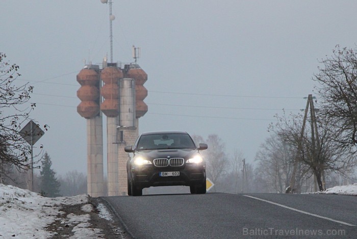 Travelnews.lv testē BMW X6 M50d, ko piedāvāja viens no BMW oficiālajiem dīleriem - www.inchcape-bmauto.lv Travelnews.lv testē BMW X6 M50d, ko piedāvāja viens no BMW oficiālajiem dīleriem - www.inchcape-bmauto.lv 84135
