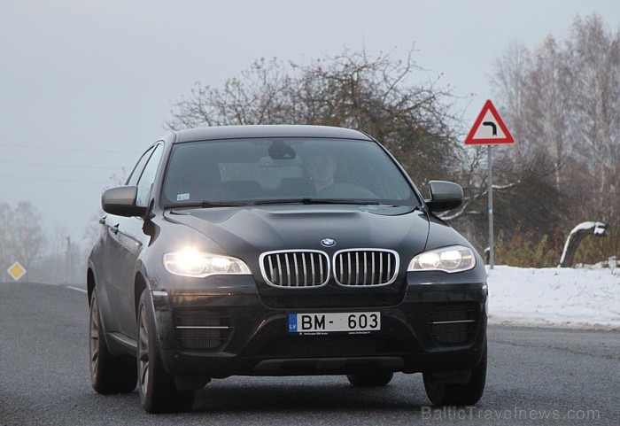 Travelnews.lv testē BMW X6 M50d, ko piedāvāja viens no BMW oficiālajiem dīleriem - www.inchcape-bmauto.lv Travelnews.lv testē BMW X6 M50d, ko piedāvāja viens no BMW oficiālajiem dīleriem - www.inchcape-bmauto.lv 84136
