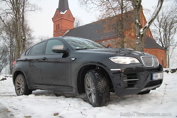 Travelnews.lv testē BMW X6 M50d, ko piedāvāja viens no BMW oficiālajiem dīleriem - www.inchcape-bmauto.lv Travelnews.lv testē BMW X6 M50d, ko piedāvāja viens no BMW oficiālajiem dīleriem - www.inchcape-bmauto.lv 84137