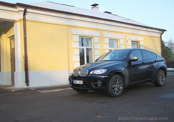 Travelnews.lv testē BMW X6 M50d, ko piedāvāja viens no BMW oficiālajiem dīleriem - www.inchcape-bmauto.lv Travelnews.lv testē BMW X6 M50d, ko piedāvāja viens no BMW oficiālajiem dīleriem - www.inchcape-bmauto.lv 84138