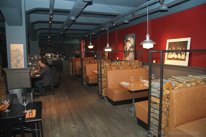 Čarlstona interjers ir pierādījums tam, ka mājīgumu var radīt arī dūmakas, puskrēslas un melnā apvienojums - www.restaurant-riga.com Čarlstona interjers ir pierādījums tam, ka mājīgumu var radīt arī dūmakas, puskrēslas un melnā apvienojums - www.restaurant-riga.com 84169