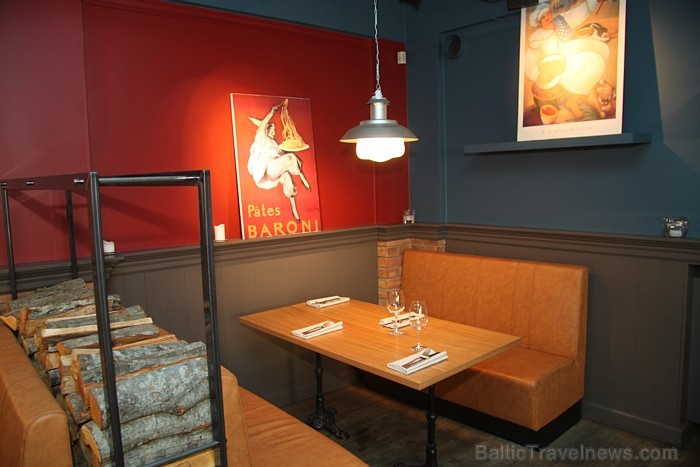 Čarlstona interjers ir pierādījums tam, ka mājīgumu var radīt arī dūmakas, puskrēslas un melnā apvienojums - www.restaurant-riga.com Čarlstona interjers ir pierādījums tam, ka mājīgumu var radīt arī dūmakas, puskrēslas un melnā apvienojums - www.restaurant-riga.com 84170