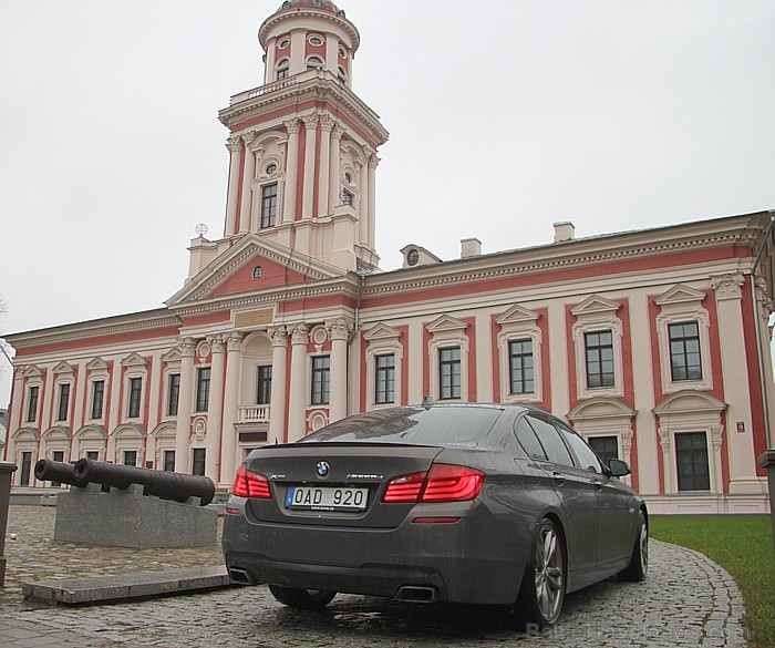 «Academia Petrina», kur tagad mājo Ģederta Eliasa Jelgavas Vēstures un mākslas muzejs. Foto sponsors: www.tornis.jelgava.lv «Academia Petrina», kur tagad mājo Ģederta Eliasa Jelgavas Vēstures un mākslas muzejs. Foto sponsors: www.tornis.jelgava.lv 84398