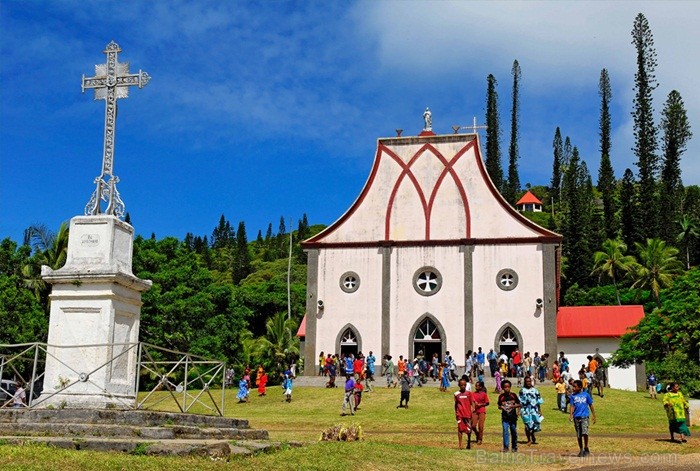 Jaunkaledonija ir Francijai piederoša salu grupa Klusajā okeānā, kas atrodas aptuveni 1200km no Austrālijas Ziemeļaustrumkrasta. Foto: www.visitnewcal Jaunkaledonija ir Francijai piederoša salu grupa Klusajā okeānā, kas atrodas aptuveni 1200km no Austrālijas Ziemeļaustrumkrasta. Foto: www.visitnewcal 84657