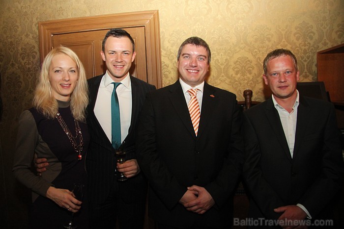Starptautiskā autonoma Sixt svin 100 gadu jubileju 15.11.2012 piecu zvaigžņu viesnīcā. Foto sponsors: www.sixt.lv Starptautiskā autonoma Sixt svin 100 gadu jubileju 15.11.2012 piecu zvaigžņu viesnīcā. Foto sponsors: www.sixt.lv 84993