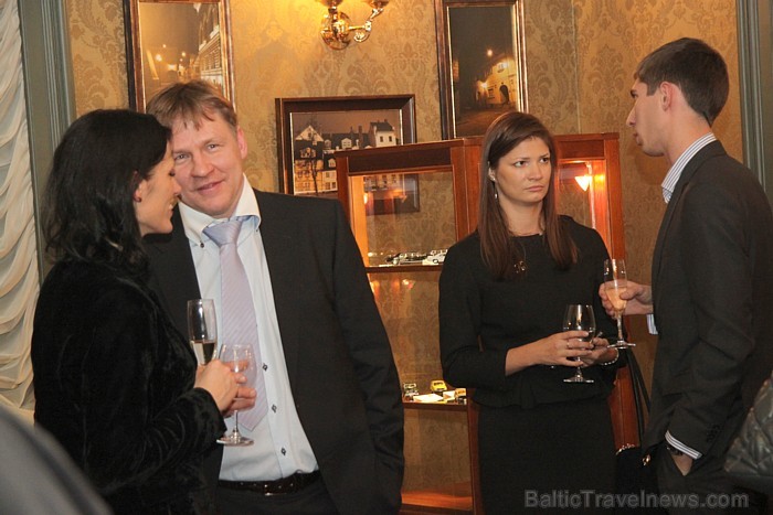 Starptautiskā autonoma Sixt svin 100 gadu jubileju 15.11.2012 piecu zvaigžņu viesnīcā. Foto sponsors: www.sixt.lv Starptautiskā autonoma Sixt svin 100 gadu jubileju 15.11.2012 piecu zvaigžņu viesnīcā. Foto sponsors: www.sixt.lv 85008