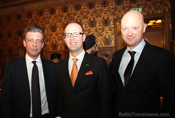 Starptautiskā autonoma Sixt svin 100 gadu jubileju 15.11.2012 piecu zvaigžņu viesnīcā. Foto sponsors: www.sixt.lv Starptautiskā autonoma Sixt svin 100 gadu jubileju 15.11.2012 piecu zvaigžņu viesnīcā. Foto sponsors: www.sixt.lv 85017