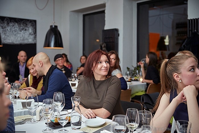 Vīna Studija un Signe Meirane - portāla cetrassezonas.lv redaktore un jaunās pavārgrāmatas Vīna Studija un Signe Meirane - portāla cetrassezonas.lv redaktore un jaunās pavārgrāmatas