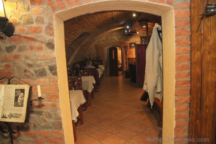 Pilsmuižas krodziņs - tā ir lieliska vieta Limbažos, kur nobaudīt gardu maltīti un pavadīt laiku patīkamā atmosfērā. Foto sponsors: www.visitlimbazi.l Pilsmuižas krodziņs - tā ir lieliska vieta Limbažos, kur nobaudīt gardu maltīti un pavadīt laiku patīkamā atmosfērā. Foto sponsors: www.visitlimbazi.l 85627