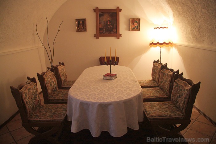 Pilsmuižas krodziņs - tā ir lieliska vieta Limbažos, kur nobaudīt gardu maltīti un pavadīt laiku patīkamā atmosfērā. Foto sponsors: www.visitlimbazi.l Pilsmuižas krodziņs - tā ir lieliska vieta Limbažos, kur nobaudīt gardu maltīti un pavadīt laiku patīkamā atmosfērā. Foto sponsors: www.visitlimbazi.l 85628