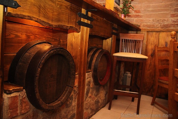 Pilsmuižas krodziņs - tā ir lieliska vieta Limbažos, kur nobaudīt gardu maltīti un pavadīt laiku patīkamā atmosfērā. Foto sponsors: www.visitlimbazi.l Pilsmuižas krodziņs - tā ir lieliska vieta Limbažos, kur nobaudīt gardu maltīti un pavadīt laiku patīkamā atmosfērā. Foto sponsors: www.visitlimbazi.l 85648