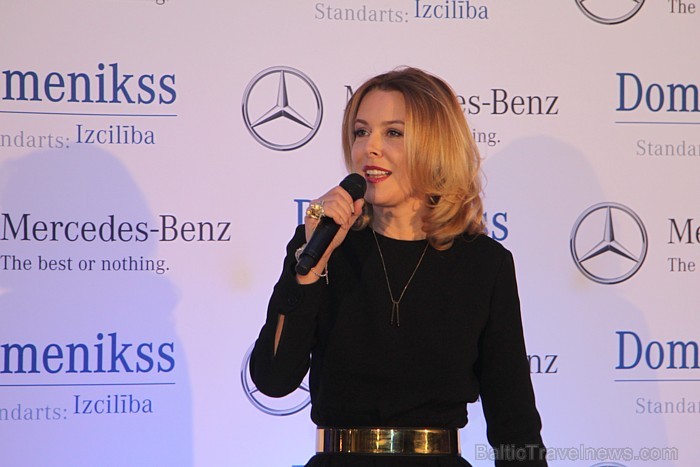 SIA Domenikss valdes priekšsēdētāja Benita Sadauska 30.11.2012 sveic visus Mercedes-Benz īpašniekus un pateicas visiem viesiem par atbalstu SIA Domenikss valdes priekšsēdētāja Benita Sadauska 30.11.2012 sveic visus Mercedes-Benz īpašniekus un pateicas visiem viesiem par atbalstu 85680