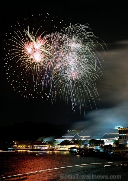 Bruneja ir sultanāts Āzijas dienvidos Borneo salas ziemeļrietumu daļā un šīs valsts galvaspilsēta ir Bandarseribegavana. Foto: www.bruneitourism.trave Bruneja ir sultanāts Āzijas dienvidos Borneo salas ziemeļrietumu daļā un šīs valsts galvaspilsēta ir Bandarseribegavana. Foto: www.bruneitourism.trave 85931