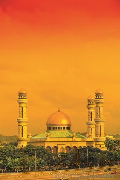 Bruneja ir sultanāts Āzijas dienvidos Borneo salas ziemeļrietumu daļā un šīs valsts galvaspilsēta ir Bandarseribegavana. Foto: www.bruneitourism.trave Bruneja ir sultanāts Āzijas dienvidos Borneo salas ziemeļrietumu daļā un šīs valsts galvaspilsēta ir Bandarseribegavana. Foto: www.bruneitourism.trave 85943