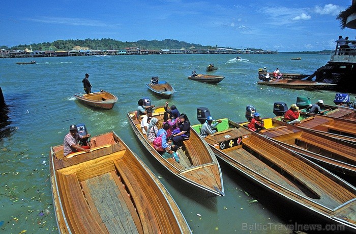 Bruneja ir sultanāts Āzijas dienvidos Borneo salas ziemeļrietumu daļā un šīs valsts galvaspilsēta ir Bandarseribegavana. Foto: www.bruneitourism.trave Bruneja ir sultanāts Āzijas dienvidos Borneo salas ziemeļrietumu daļā un šīs valsts galvaspilsēta ir Bandarseribegavana. Foto: www.bruneitourism.trave 85951
