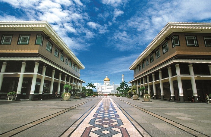 Bruneja ir sultanāts Āzijas dienvidos Borneo salas ziemeļrietumu daļā un šīs valsts galvaspilsēta ir Bandarseribegavana. Foto: www.bruneitourism.trave Bruneja ir sultanāts Āzijas dienvidos Borneo salas ziemeļrietumu daļā un šīs valsts galvaspilsēta ir Bandarseribegavana. Foto: www.bruneitourism.trave 85955