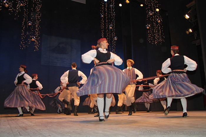 Koncerts «Sagaidot Ziemassvētkus» Ogrē kopā ar deju studiju Pīlādzītis un TDA Ogre - 16.12.2012 - vairāk informācijas par Ogri - www.LatvijasCentrs.lv Koncerts «Sagaidot Ziemassvētkus» Ogrē kopā ar deju studiju Pīlādzītis un TDA Ogre - 16.12.2012 - vairāk informācijas par Ogri - www.LatvijasCentrs.lv 86381