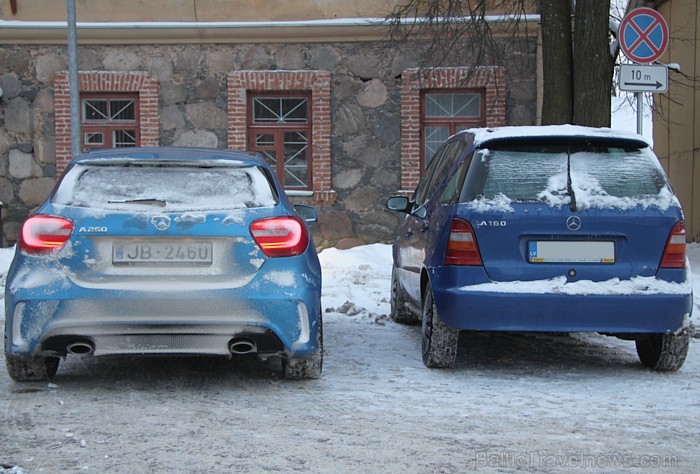 Trešās paaudzes Mercedes A250 būtiski atšķiras no saviem priekšgājējiem, jo tas ir kļuvis par 40 cm garāks un 16 cm zemāks, kā arī platāks Trešās paaudzes Mercedes A250 būtiski atšķiras no saviem priekšgājējiem, jo tas ir kļuvis par 40 cm garāks un 16 cm zemāks, kā arī platāks 86411