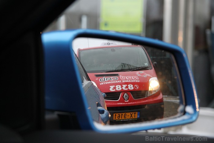Aivars Mackevičs: Mercedes A250 aizmugures spoguļos ir integrēts arī pagreiziena lukturis un cik nopratu, tad tie ir apsildāmie, jo ne reizi nepiesala Aivars Mackevičs: Mercedes A250 aizmugures spoguļos ir integrēts arī pagreiziena lukturis un cik nopratu, tad tie ir apsildāmie, jo ne reizi nepiesala 86441