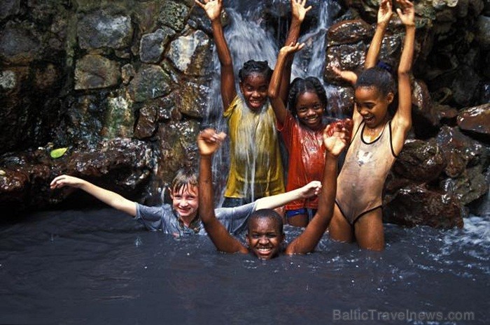 Sentlūsija ir salu valsts Karību jūras austrumos uz robežas ar Atlantijas okeānu. Foto: www.stlucia.org 86465