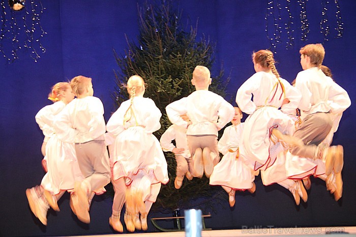 Ziemassvētku koncerts 22.12.2012 kopā ar Svilpastēm Ogres Kultūras centrā - www.latvijascentrs.lv Ziemassvētku koncerts 22.12.2012 kopā ar Svilpastēm Ogres Kultūras centrā - www.latvijascentrs.lv 86682