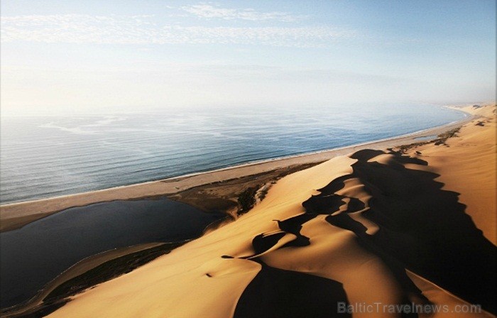 Namībija ietver sevī vārdiem neaprakstāmas dabas ainavas un katrai no tām ir savs raksturs un valdzinājums. Foto: www.namibiatourism.com.na Namībija ietver sevī vārdiem neaprakstāmas dabas ainavas un katrai no tām ir savs raksturs un valdzinājums. Foto: www.namibiatourism.com.na 86758