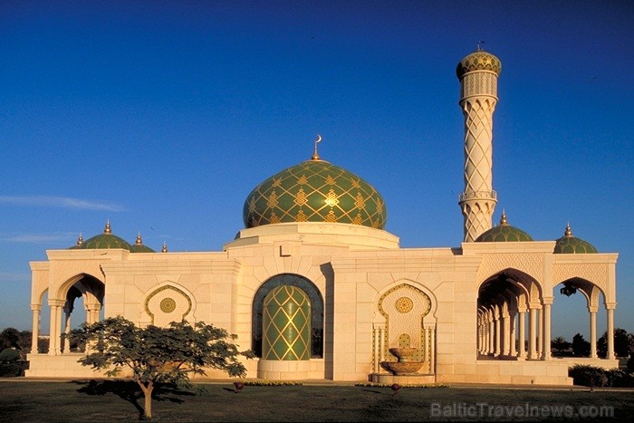 Omānas Sultanāts tiek dēvēts par vienu no tradicionālākajām un skaistākajām arābu zemēm. Foto: Oman Ministry of Tourism Omānas Sultanāts tiek dēvēts par vienu no tradicionālākajām un skaistākajām arābu zemēm. Foto: Oman Ministry of Tourism 86795
