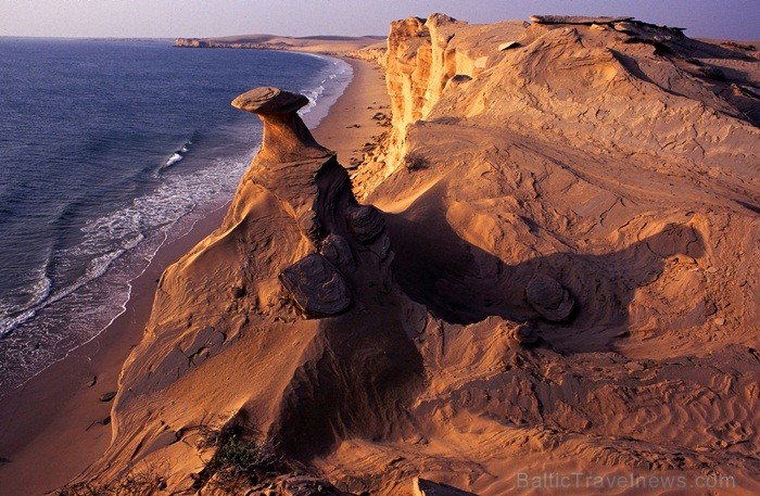 Omānas Sultanāts tiek dēvēts par vienu no tradicionālākajām un skaistākajām arābu zemēm. Foto: Oman Ministry of Tourism Omānas Sultanāts tiek dēvēts par vienu no tradicionālākajām un skaistākajām arābu zemēm. Foto: Oman Ministry of Tourism 86811