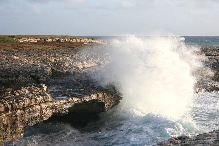 Antigva un Barbuda ir saulaina valsts Karību jūrā un valsts teritorijā ir trīs salas - Antigva, Barbuda un neapdzīvotā Redonda. Foto: Antigua & Barbud Antigva un Barbuda ir saulaina valsts Karību jūrā un valsts teritorijā ir trīs salas - Antigva, Barbuda un neapdzīvotā Redonda. Foto: Antigua & Barbud 86833