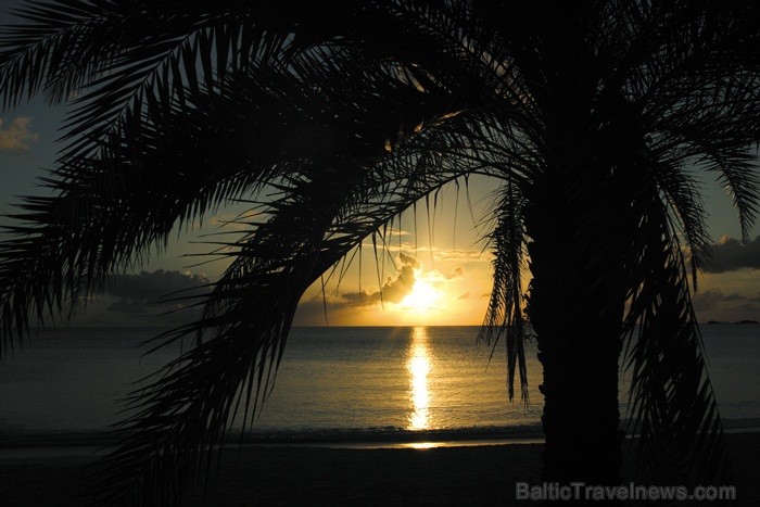 Antigva un Barbuda ir saulaina valsts Karību jūrā un valsts teritorijā ir trīs salas - Antigva, Barbuda un neapdzīvotā Redonda. Foto: Antigua & Barbud Antigva un Barbuda ir saulaina valsts Karību jūrā un valsts teritorijā ir trīs salas - Antigva, Barbuda un neapdzīvotā Redonda. Foto: Antigua & Barbud 86844