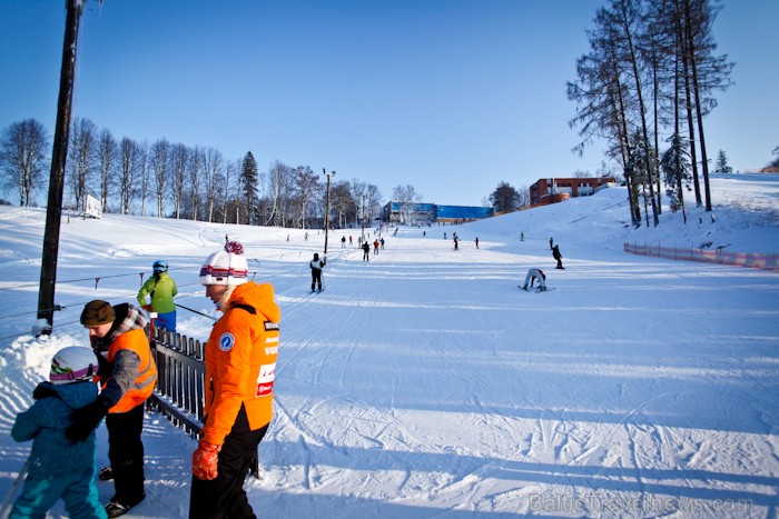 Žagarkalna trasēs gaidīti gan lieli, gan mazi slēpotāji un snovotāji. Mazie, kuri vēl tikai tikai kāps uz slēpēm vai snova, aicināti uz Bērnu slēpošan Žagarkalna trasēs gaidīti gan lieli, gan mazi slēpotāji un snovotāji. Mazie, kuri vēl tikai tikai kāps uz slēpēm vai snova, aicināti uz Bērnu slēpošan 87255