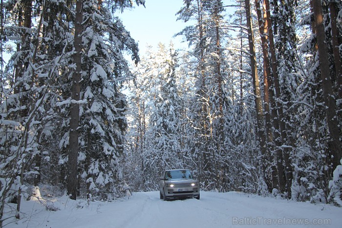 Ceturtās paaudzes Range Rover SDV8 Vogue nav īstas konkurences Eiropas autoražotāju vidū nav... ja nu vienīgi pietuvinātas sajūtas var piedāvāt Merced Ceturtās paaudzes Range Rover SDV8 Vogue nav īstas konkurences Eiropas autoražotāju vidū nav... ja nu vienīgi pietuvinātas sajūtas var piedāvāt Merced 87386