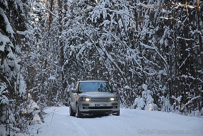 Range Rover SDV8 Vogue ir automašīna turīgiem cilvēkiem, kurus neapdraud saimnieciskā krīze un viņiem ir laiks baudīt dzīvi harmoniskā noskaņojumā Range Rover SDV8 Vogue ir automašīna turīgiem cilvēkiem, kurus neapdraud saimnieciskā krīze un viņiem ir laiks baudīt dzīvi harmoniskā noskaņojumā 87429