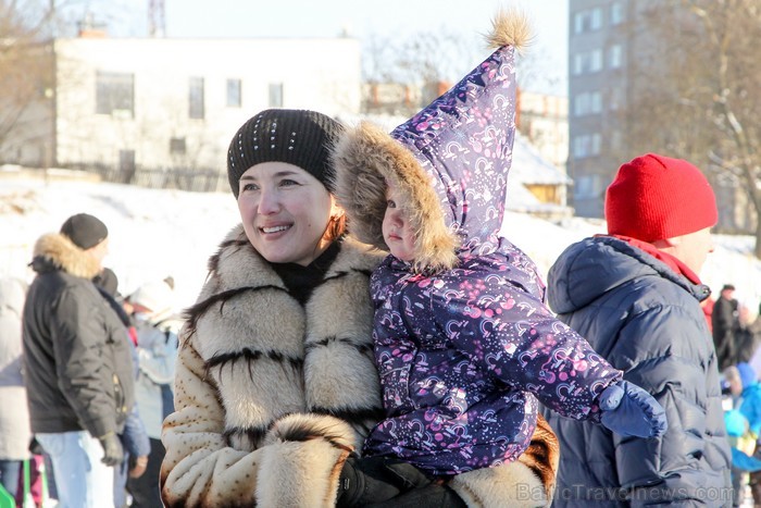 Svētdien, 27.01.2013, vairāk nekā 1000 Vecmīlgrāvja iedzīvotāju ar prieku nodevās Svētdien, 27.01.2013, vairāk nekā 1000 Vecmīlgrāvja iedzīvotāju ar prieku nodevās