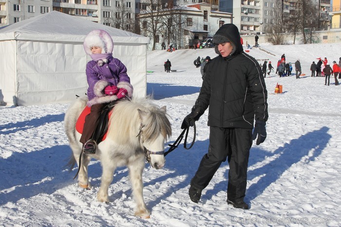 Svētdien, 27.01.2013, vairāk nekā 1000 Vecmīlgrāvja iedzīvotāju ar prieku nodevās Svētdien, 27.01.2013, vairāk nekā 1000 Vecmīlgrāvja iedzīvotāju ar prieku nodevās