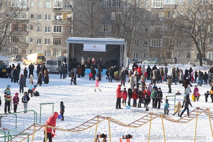 Svētdien, 27.01.2013, vairāk nekā 1000 Vecmīlgrāvja iedzīvotāju ar prieku nodevās Svētdien, 27.01.2013, vairāk nekā 1000 Vecmīlgrāvja iedzīvotāju ar prieku nodevās