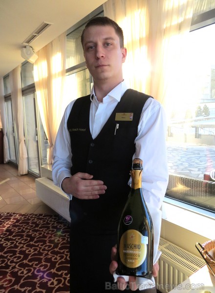 Jaunā restorāna Caviar Club degustācijas ēdienkarte iepazīstina viesus ar īpašo piedāvājumu, kas ļaus izbaudīt interesantus, ekskluzīvus un kvalitatīv Jaunā restorāna Caviar Club degustācijas ēdienkarte iepazīstina viesus ar īpašo piedāvājumu, kas ļaus izbaudīt interesantus, ekskluzīvus un kvalitatīv 87515