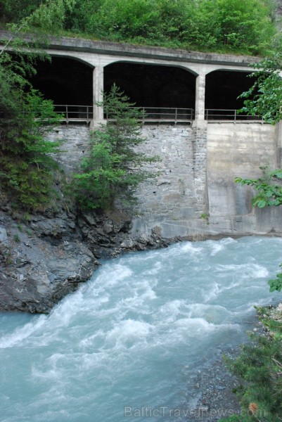 Šveices DA daļā atrodas vecākā Šveices pilsēta un kantona Graubünden galvaspilsēta - Chur. www.myswitzerland.com Šveices DA daļā atrodas vecākā Šveices pilsēta un kantona Graubünden galvaspilsēta - Chur. www.myswitzerland.com 87604