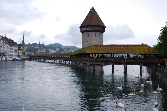 Valsts centrālajā daļā atrodas Lucerna - vieta, kur svētki ir dzīves stils, ko papildina lieliska ainava. www.myswitzerland.com Valsts centrālajā daļā atrodas Lucerna - vieta, kur svētki ir dzīves stils, ko papildina lieliska ainava. www.myswitzerland.com 87610