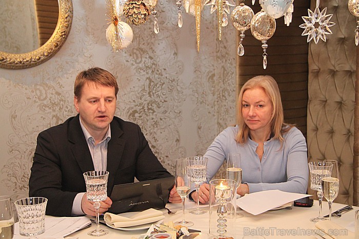 «Gada cilvēks tūrismā 2012» komisijas dalībniece Benita Zaretoka (BalticTravelnews.com, no labās) «Gada cilvēks tūrismā 2012» komisijas dalībniece Benita Zaretoka (BalticTravelnews.com, no labās) 87778